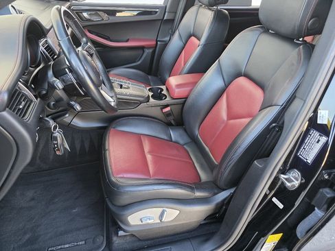 Used 2018 Porsche Macan image 11