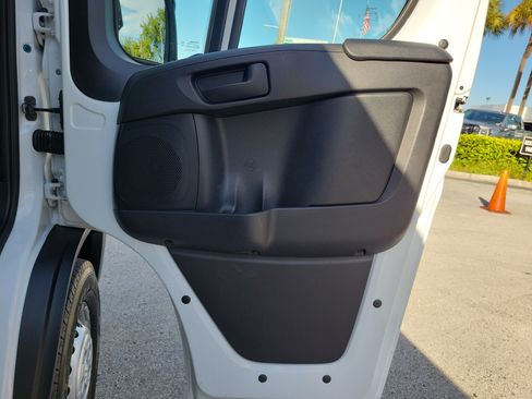 Used 2025 RAM ProMaster 2500 w/ U-Haul Equipment Group FWD image 22