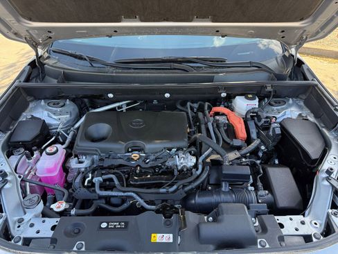 Used 2025 Toyota RAV4 LE image 32