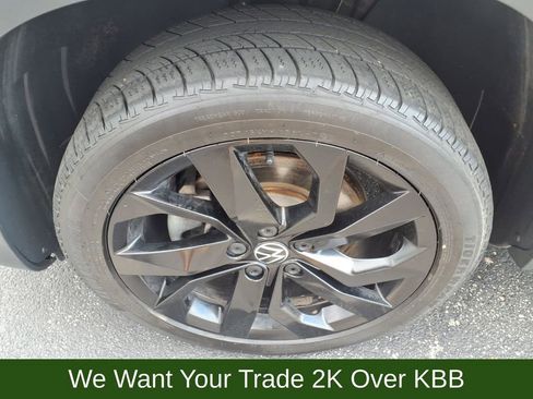 Used 2022 Volkswagen Taos SE FWD image 23