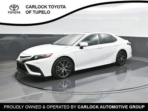 Used 2024 Toyota Camry SE w/ Convenience Package FWD image 8