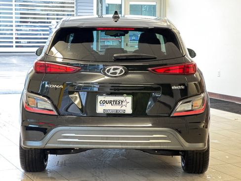 Used 2023 Hyundai Kona SE image 5