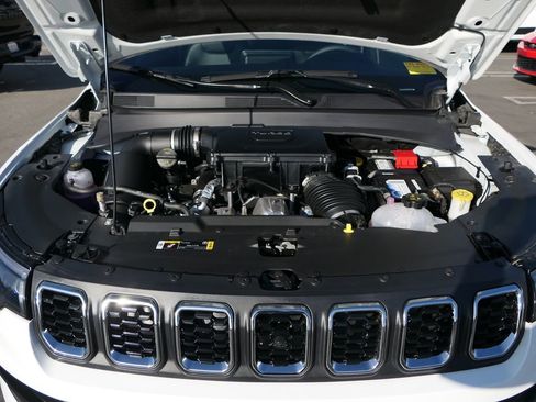 Used 2025 Jeep Compass Latitude w/ Sun & Sound Group image 27