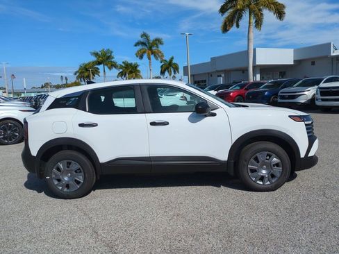 New 2026 Nissan Kicks S image 4