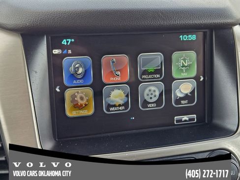 Used 2020 GMC Yukon XL Denali w/ Denali Premium Package image 18