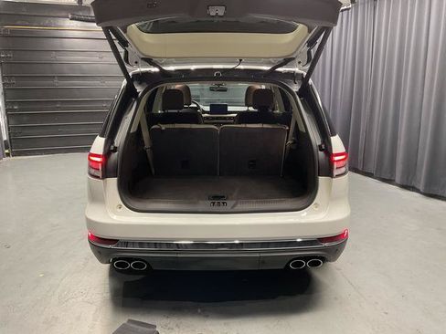 Used 2023 Lincoln Aviator Reserve w/ Equipment Group 201A AWD/4WD image 6