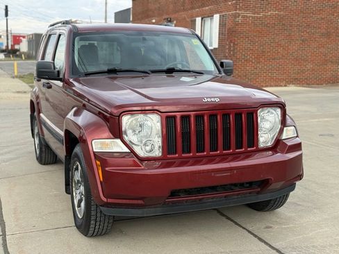 Used 2008 Jeep Liberty Sport w/ Popular Equipment Group AWD/4WD image 3