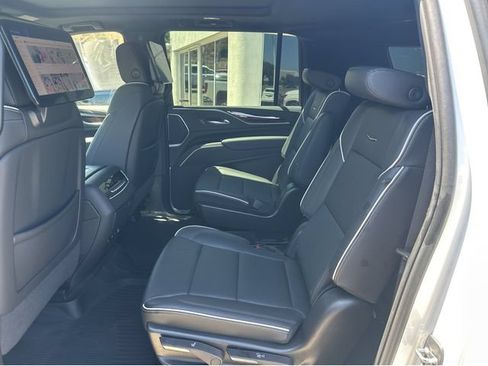 Certified 2023 Cadillac Escalade ESV Premium Luxury AWD/4WD image 15