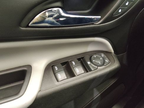 Used 2022 Chevrolet Equinox LT image 27