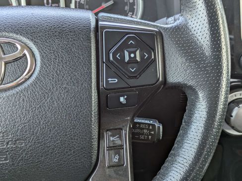Used 2020 Toyota 4Runner TRD Off-Road Premium AWD/4WD image 16