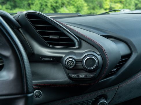 Used 2018 Ferrari 488 GTB RWD image 44
