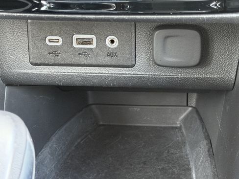 Used 2023 Buick Encore GX Select w/ Sport Touring Package FWD image 23