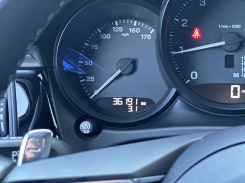 Certified 2023 Porsche Macan AWD/4WD image 24