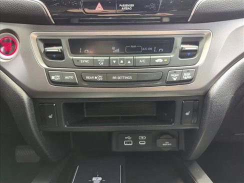 Used 2024 Honda Passport EX-L image 11