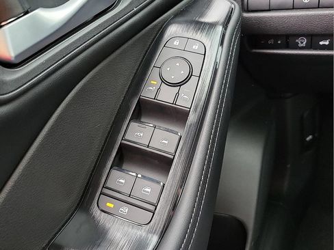 Used 2025 Nissan Rogue SV w/ SV Premium Package FWD image 13