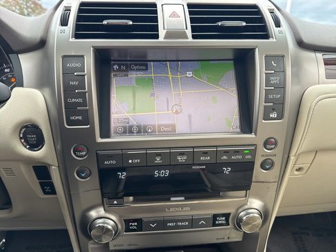 Used 2018 Lexus GX 460 Premium w/ Premium Package image 13