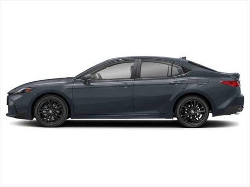 Used 2025 Toyota Camry SE FWD image 3