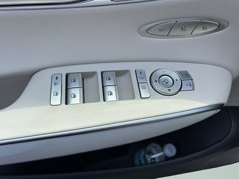 New 2027 Genesis GV70 2.5T Advanced AWD/4WD image 23