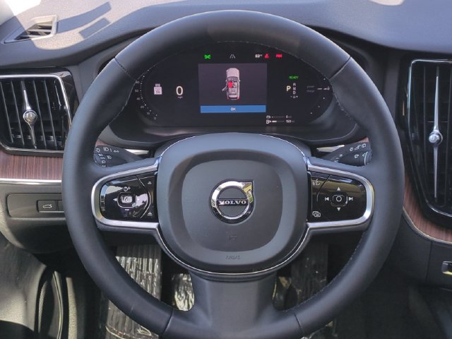 Used 2024 Volvo XC60 T8 Plus w/ Protection Package Premier AWD/4WD image 17