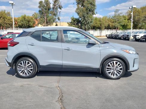 Used 2021 Nissan Kicks SV FWD image 33