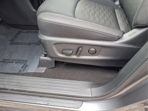 Used 2025 Nissan Pathfinder SV FWD image 21