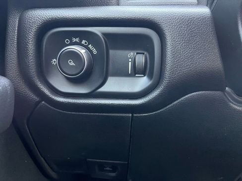 Used 2022 RAM 2500 Tradesman w/ Chrome Appearance Group image 37