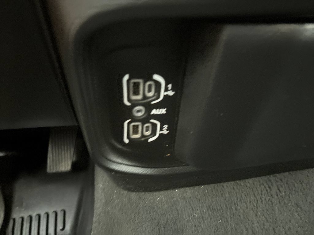 Used 2022 RAM 1500 Big Horn AWD/4WD image 36