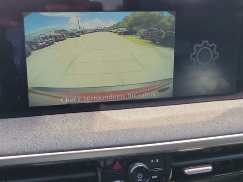 Used 2025 Nissan Kicks SV FWD image 28