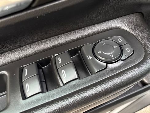 Used 2023 GMC Terrain SLE w/ Driver Convenience Package image 12