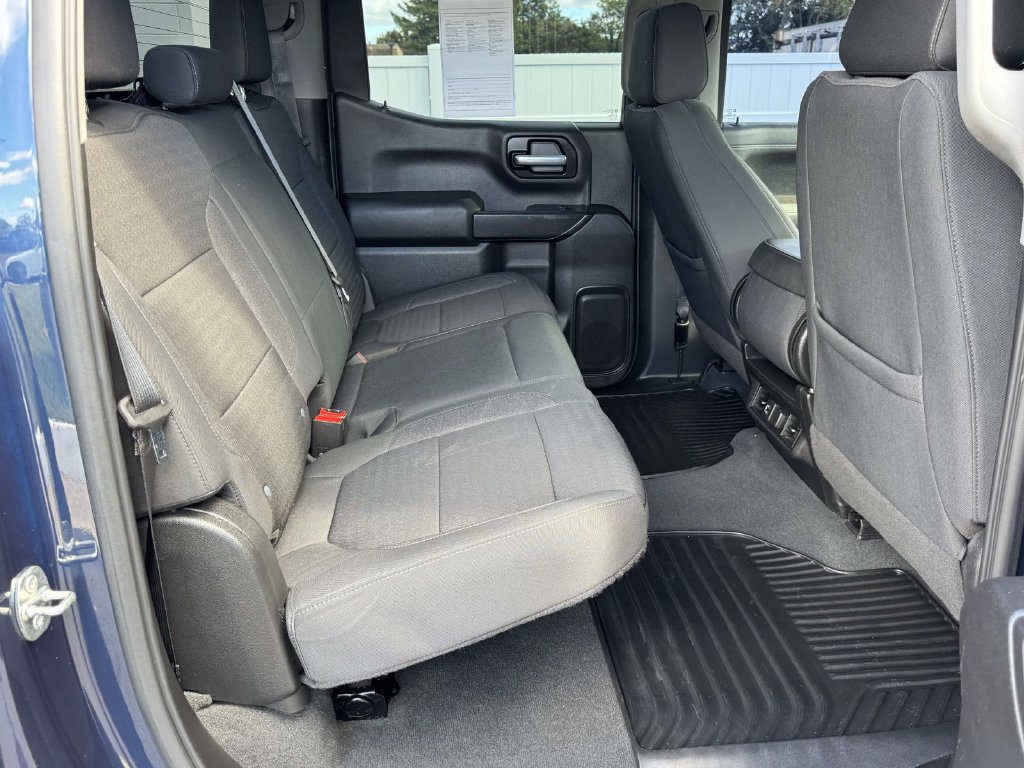Used 2021 Chevrolet Silverado 1500 LT AWD/4WD image 16