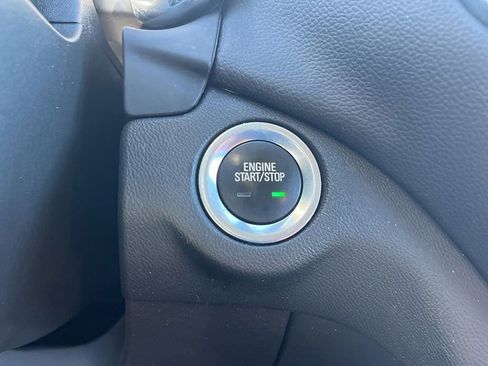 Used 2023 Chevrolet Equinox LT image 36