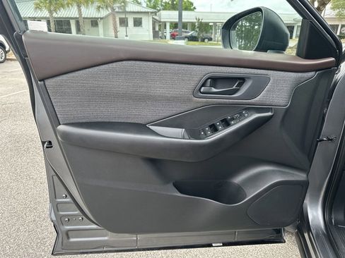Used 2023 Nissan Rogue S FWD image 10