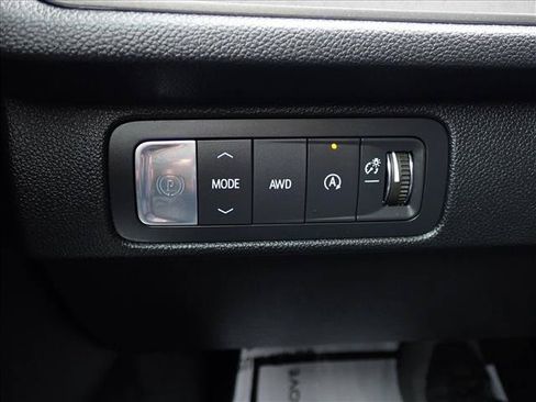 Used 2025 Chevrolet Traverse LT w/ Driver Confidence Package AWD/4WD image 23