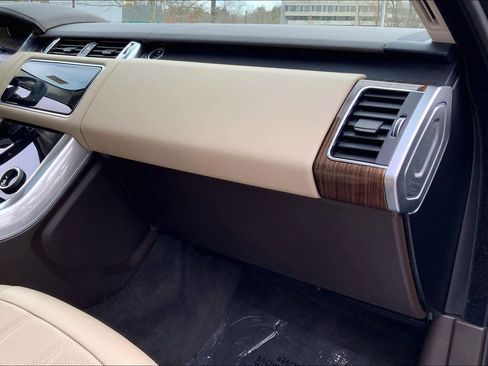 Used 2021 Land Rover Range Rover Sport HSE Silver Edition image 18