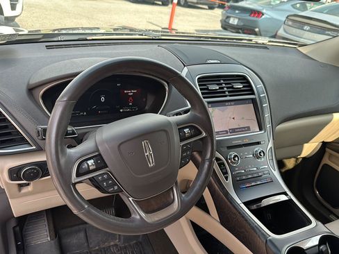 Used 2020 Lincoln Nautilus Reserve w/ Equipment Group 201A AWD/4WD image 14