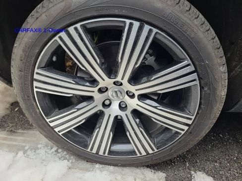 Certified 2024 Volvo XC90 T8 Plus w/ Protection Package Premier image 18