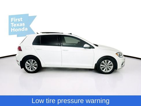 Used 2018 Volkswagen Golf SE image 9