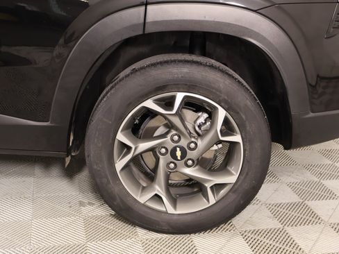 Used 2024 Chevrolet Trax LT w/ LT Convenience Package FWD image 18