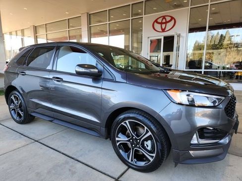 Used 2020 Ford Edge ST image 3