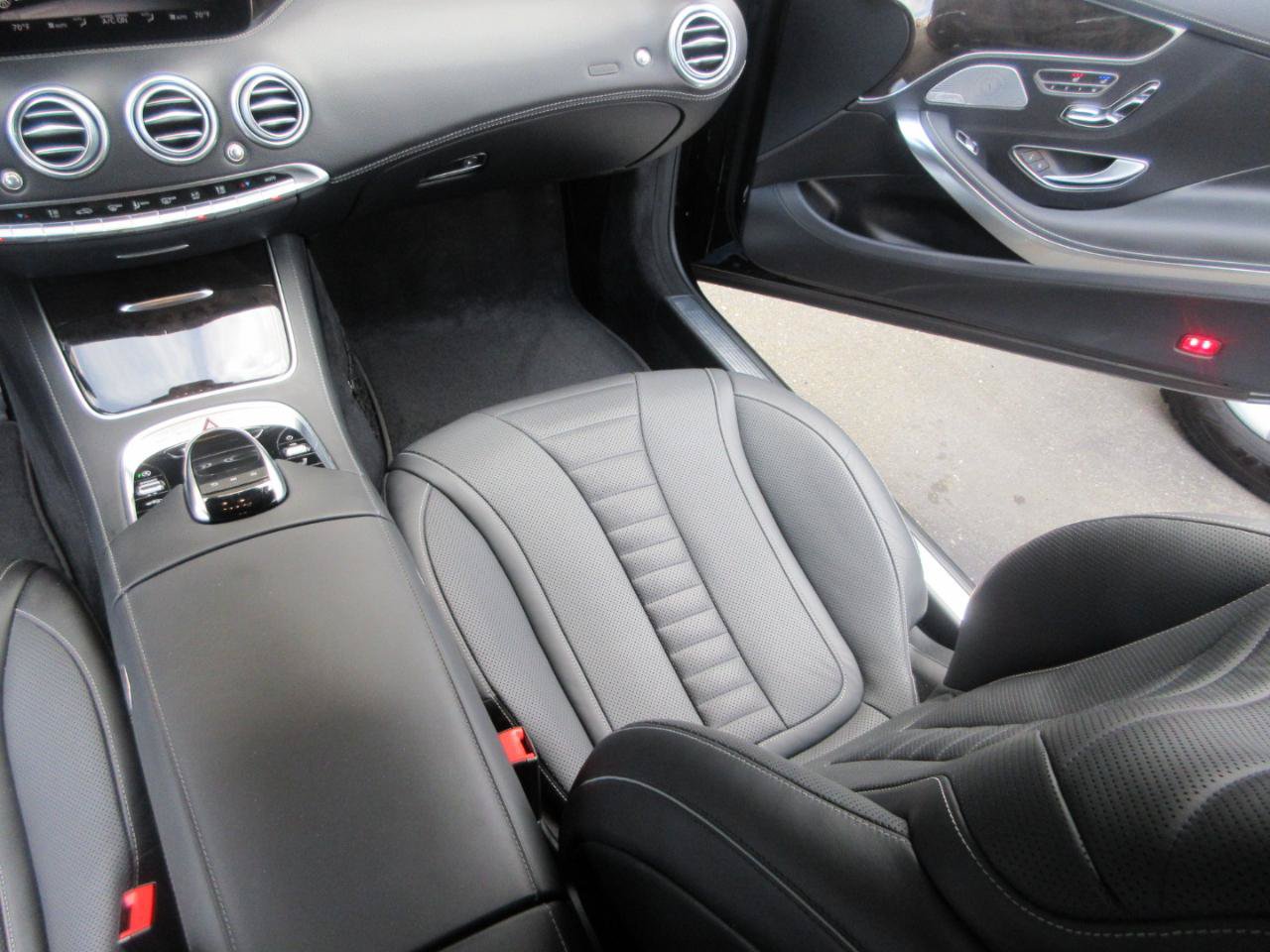 Used 2020 Mercedes-Benz S 560 4MATIC Coupe w/ AMG Line Exterior image 21