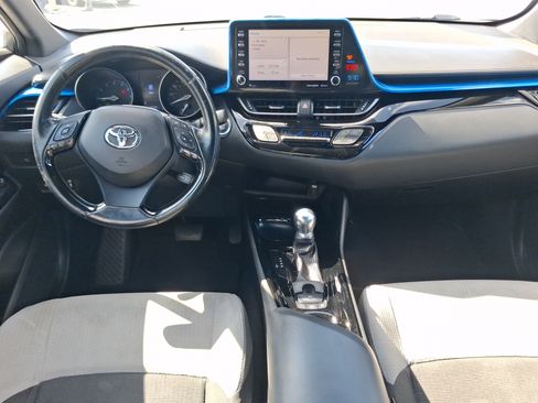 Used 2019 Toyota C-HR XLE FWD image 22