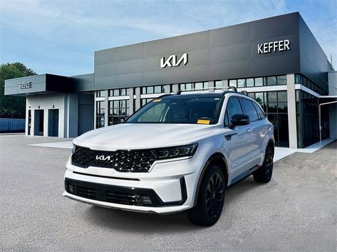 Certified 2022 Kia Sorento SX image 4