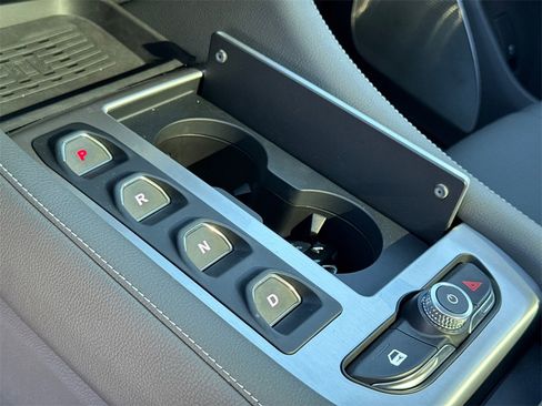 New 2024 VinFast VF 9 Plus image 25