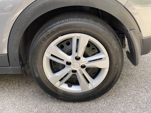 Used 2024 Nissan Kicks S FWD image 38