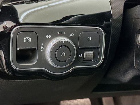 Used 2022 Mercedes-Benz CLA 250 4MATIC w/ Premium Package Lite image 17