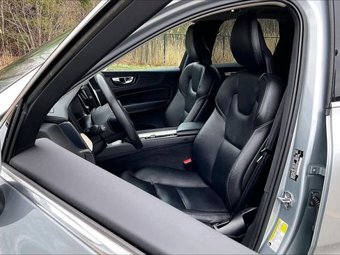 Used 2018 Volvo XC60 T5 Inscription w/ Convenience Package image 9