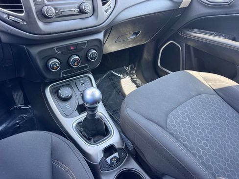 Used 2018 Jeep Compass Sport AWD/4WD image 28