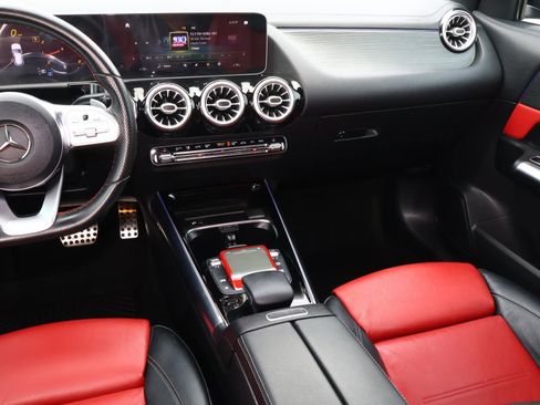 Used 2021 Mercedes-Benz GLA 250 4MATIC image 11