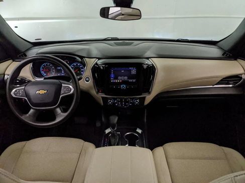 Used 2023 Chevrolet Traverse LS FWD image 7