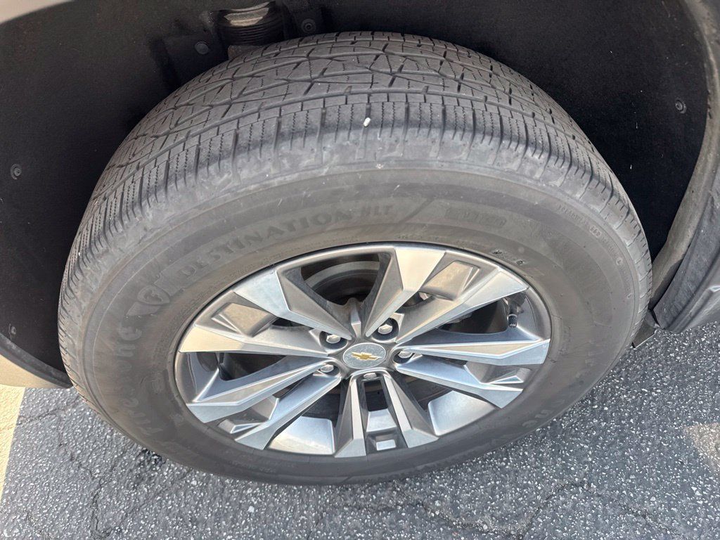 Used 2025 Chevrolet Equinox LT w/ Convenience Package II FWD image 10